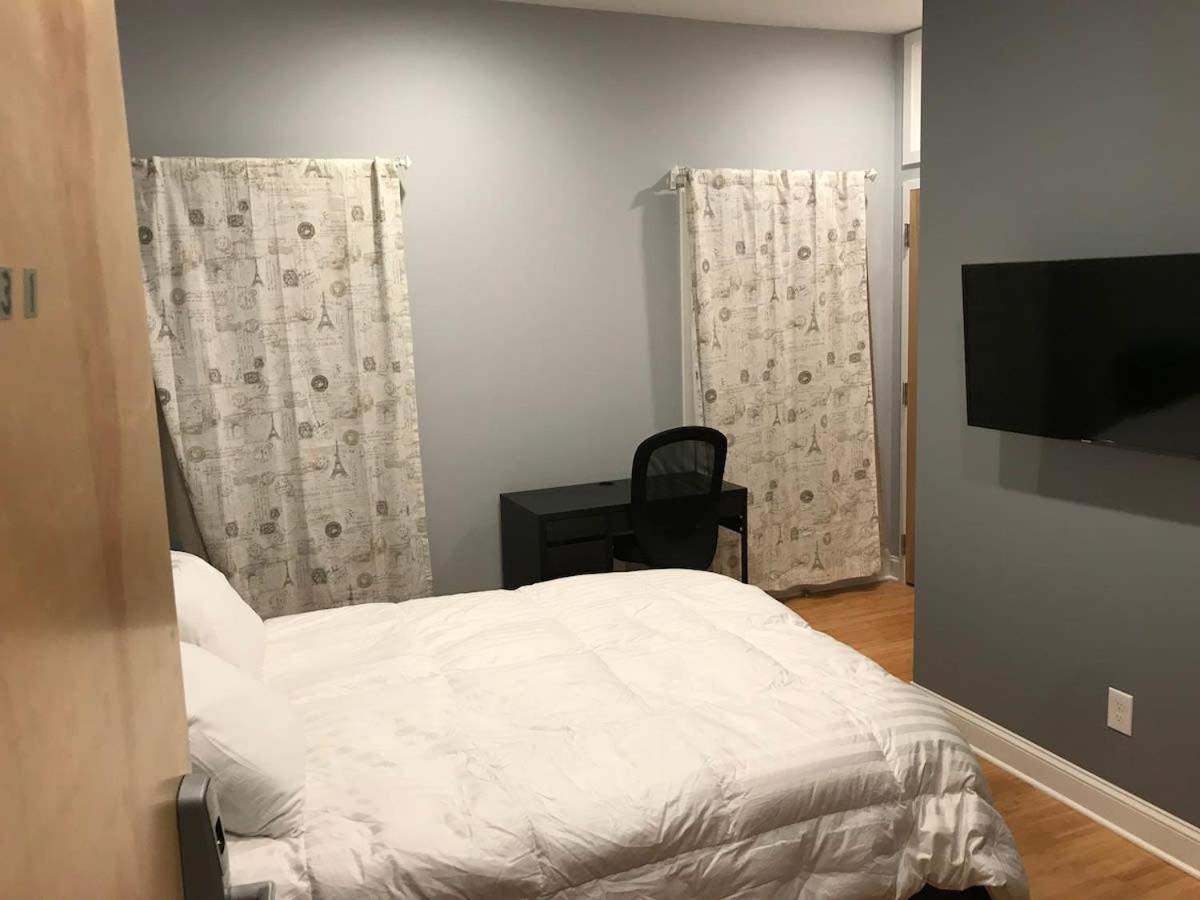 Private Room With Private Bathroom Danbury Exterior foto